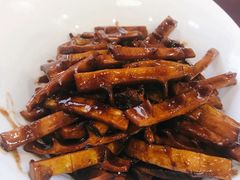 油焖春笋-聚友居酒楼