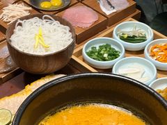 -银米·云南传统过桥米线(双廊黑金冠店)