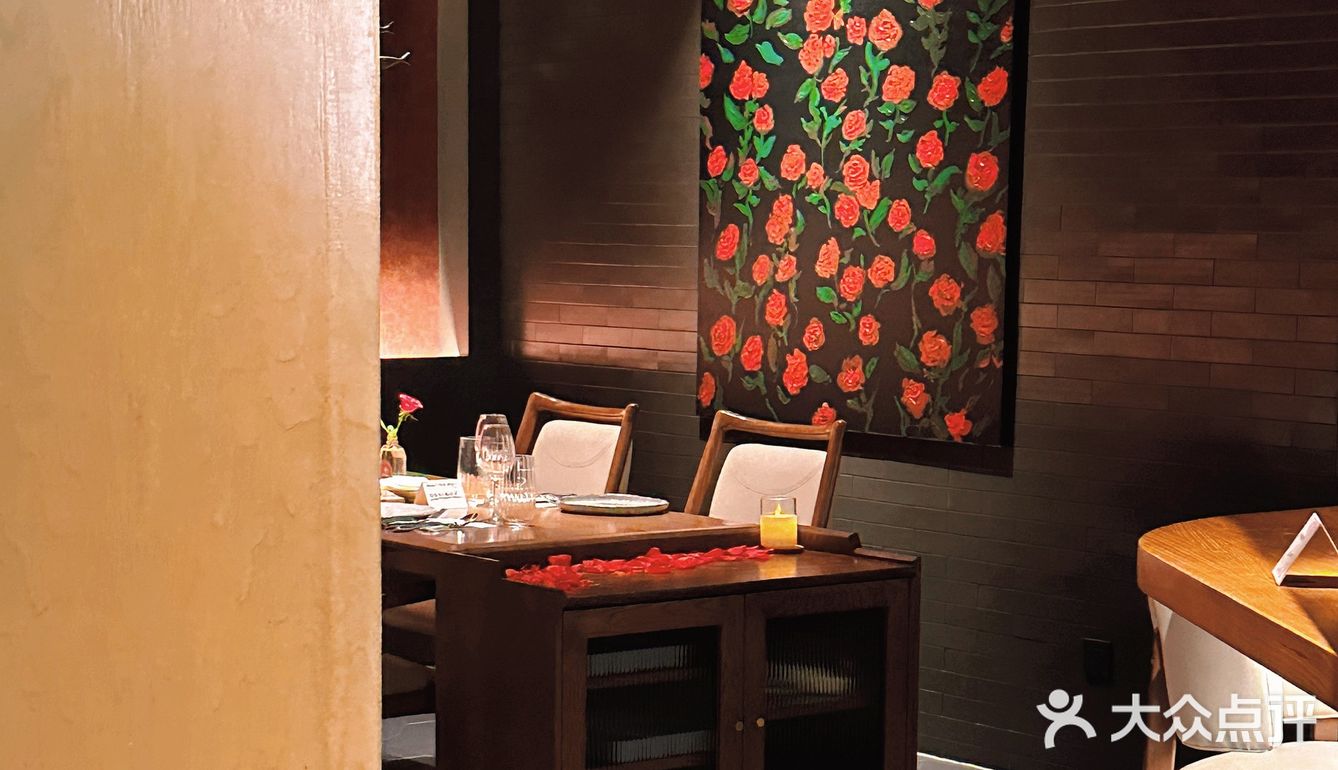 这个假期总要来体验一下林峯的餐厅吧💕