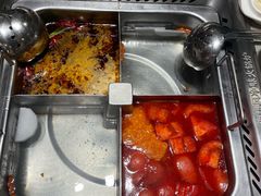 -海底捞火锅(曹安公路店)