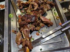 烤羊腿-黑门烤肉