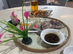 -何乡别院·中式农庄(姑婆山大道店)