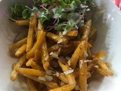 -BHC炸鸡(明洞总店)