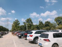 停车场-嬉乐湾休闲旅游区