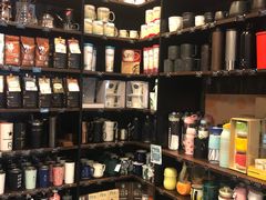 零售区-星巴克臻选(青岛麦凯乐分店)