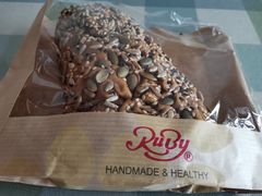 北欧风情软欧面包-红宝石·鲜奶小方·海派西点房(莘庄龙之梦店)