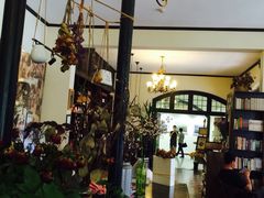 iphone_upload_pic-良友书坊(安徽路店)