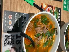 -蒙自源米线大王(东站店)