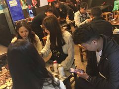 等位区-老姐石板烧烤+铜炭火锅(总店)