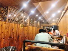 大堂-老东镇啤酒屋海鲜加工·蒸汽海鲜·海鲜烧烤(台东店)