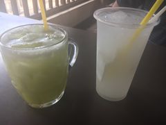 -东海岸人工湖美食村