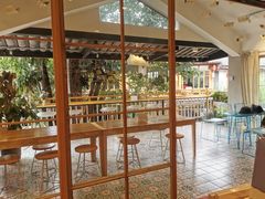 -猫的天空之城概念书店(束河店)