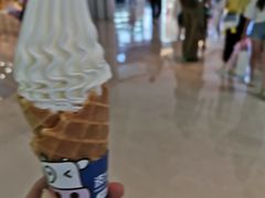 经典华夫牛乳冰淇淋-波比艾斯(国金街店)