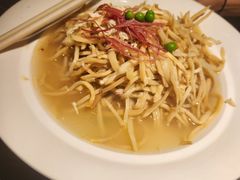 -吴越荣记苏州菜·松鼠桂鱼100%活鱼现做(斜塘老街店)