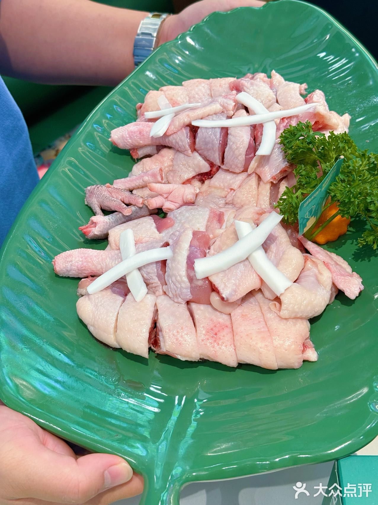 一口吃出海南的味道｜广州这家椰子鸡太好吃啦‼️