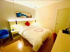 -华艺酒店(文化宫地铁站店)