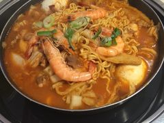 -三清洞摩西韩式年糕火锅(威高广场店)