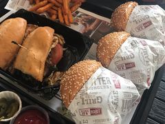 -The Habit Burger Grill 哈比特汉堡(爱琴海店)