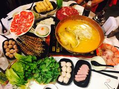 -鲜入围煮花胶鸡海鲜火锅