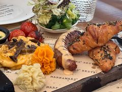 -Mark&Mars Restaurant