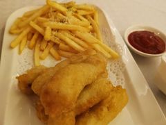 炸鱼柳配薯条-弘雅饭店
