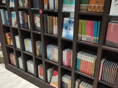 -钟书阁(群光广场店)
