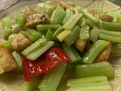 碧绿炒墨鱼饼-崖口红树林海鲜餐厅