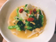 西兰花浸春笋-新太二·鲜料川菜(花都融创茂店)