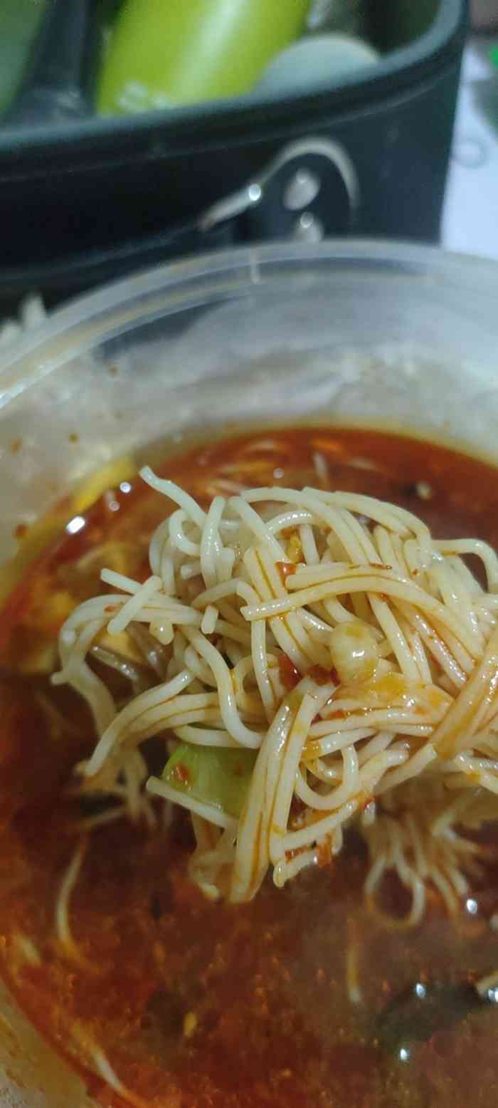 打分 麻烦老板下次别忘记把米线进锅煮一下再打包好硬