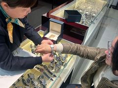 -亨得利钟表商店