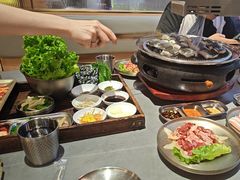 -围炉肉舍•炭烤活鳗•丹东海鲜烤肉(步行街店)