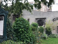 -乐蓬马歇百货公司(Rive Gauche)