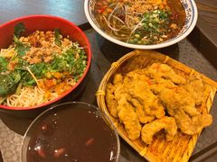 -爆炸头阿姨小四川正宗川味小吃(无任何分店)