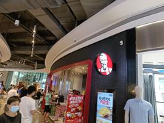 等位区-肯德基(八号仓店)