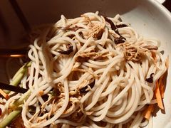 鸡丝凉米线-云海肴·汽锅鸡·云南菜(美罗城店)