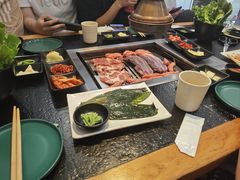 -臻牛烤肉