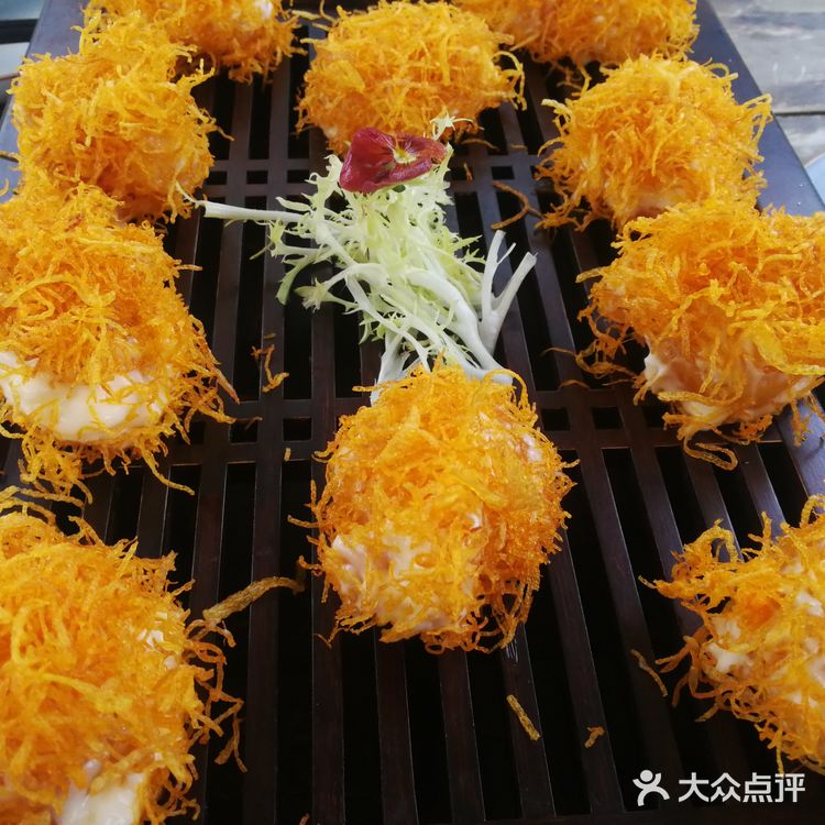 享受美食与美景