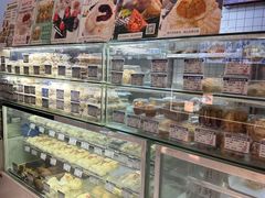 -白玉兰食品甜凤店(合生汇店)