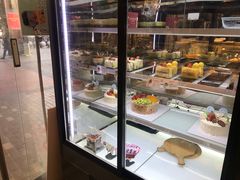 面包甜点陈列柜-欧诺爱烘焙(高新万达店)