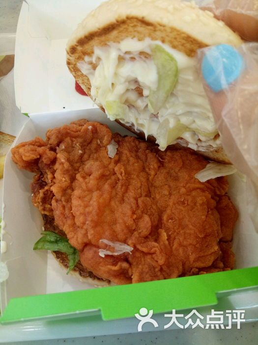 德克士香辣鸡腿堡套餐图片 - 第1张