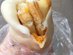 咸蛋黄加肉松年糕团-上海虹口糕团食品厂(茂名路店)