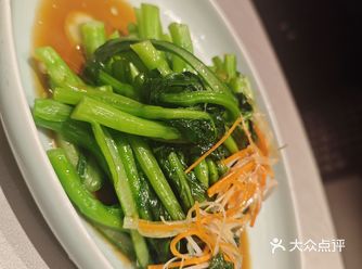 静之湖湖畔中餐厅，在主楼一楼，中午点餐制