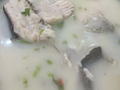 -美顺香食府鱼头老店(雪野湖店)