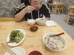 -雷祖芳老妈蹄花店
