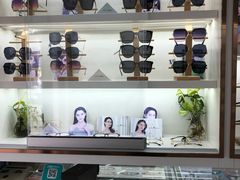 -翰佐蔡司小乐圆·依视路星趣控·暴龙眼镜折扣店