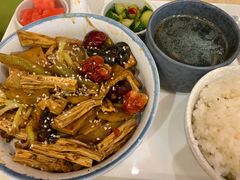 -轻蔬不用等·素食(江苏路店)