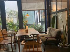 靠窗位-大井咖啡店(大井巷店)