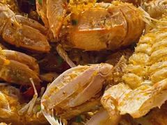 -三亚火车头万人海鲜广场