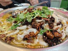 -何哥鲜鱼餐厅(龙湖花园店)