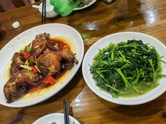 -芦茨金富饭庄·25年老字号·专做稻草鸡